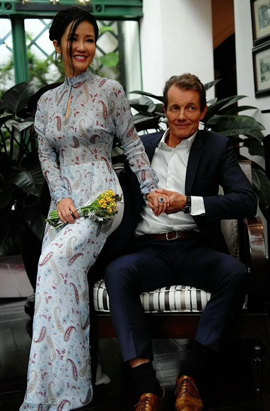 Hồng Nhung và bạn trai người Đức quen biết nhiều năm trước khi quyết định về sống chung. Hồng Nhung và bạn trai người Đức quen biết nhiều năm trước khi quyết định về sống chung.