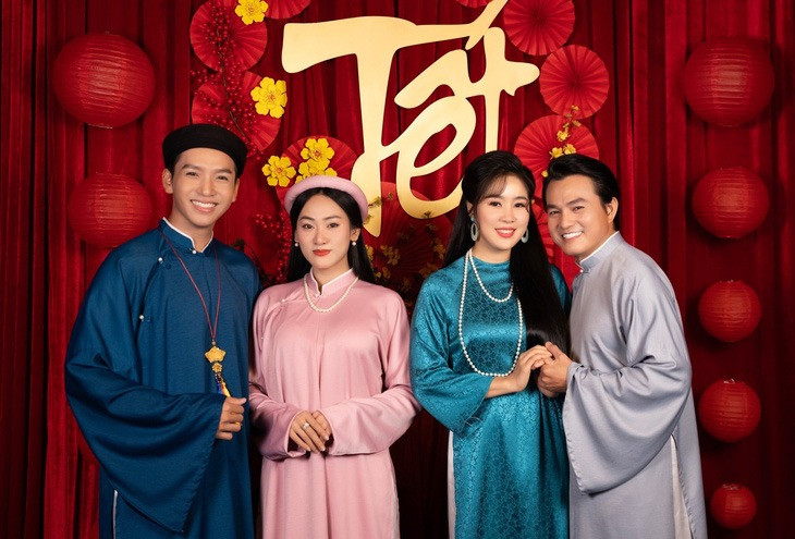 Phim lấy đề tài cải lương của đạo diễn Hoàng Tuấn Cường rời rạp vì suất chiếu quá ít. Phim lấy đề tài cải lương của đạo diễn Hoàng Tuấn Cường rời rạp vì suất chiếu quá ít.