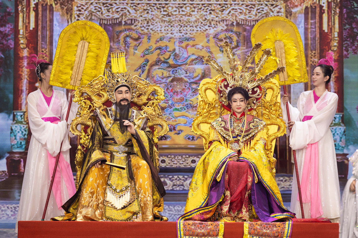 NSƯT Thoại Mỹ áp lực khi thay thế ca sĩ Cẩm Ly đóng vai Thiên Hậu tại Táo Xuân 2025. NSƯT Thoại Mỹ áp lực khi thay thế ca sĩ Cẩm Ly đóng vai Thiên Hậu tại Táo Xuân 2025.