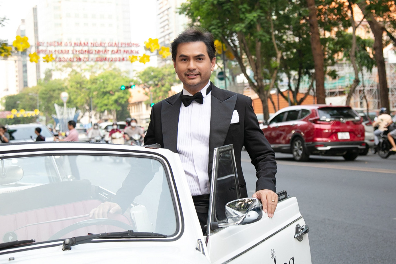 Hình ảnh Đức Tiến dự Liên hoan phim Quốc tế TPHCM tại Việt Nam hồi tháng 4. Hình ảnh Đức Tiến dự Liên hoan phim Quốc tế TPHCM tại Việt Nam hồi tháng 4.