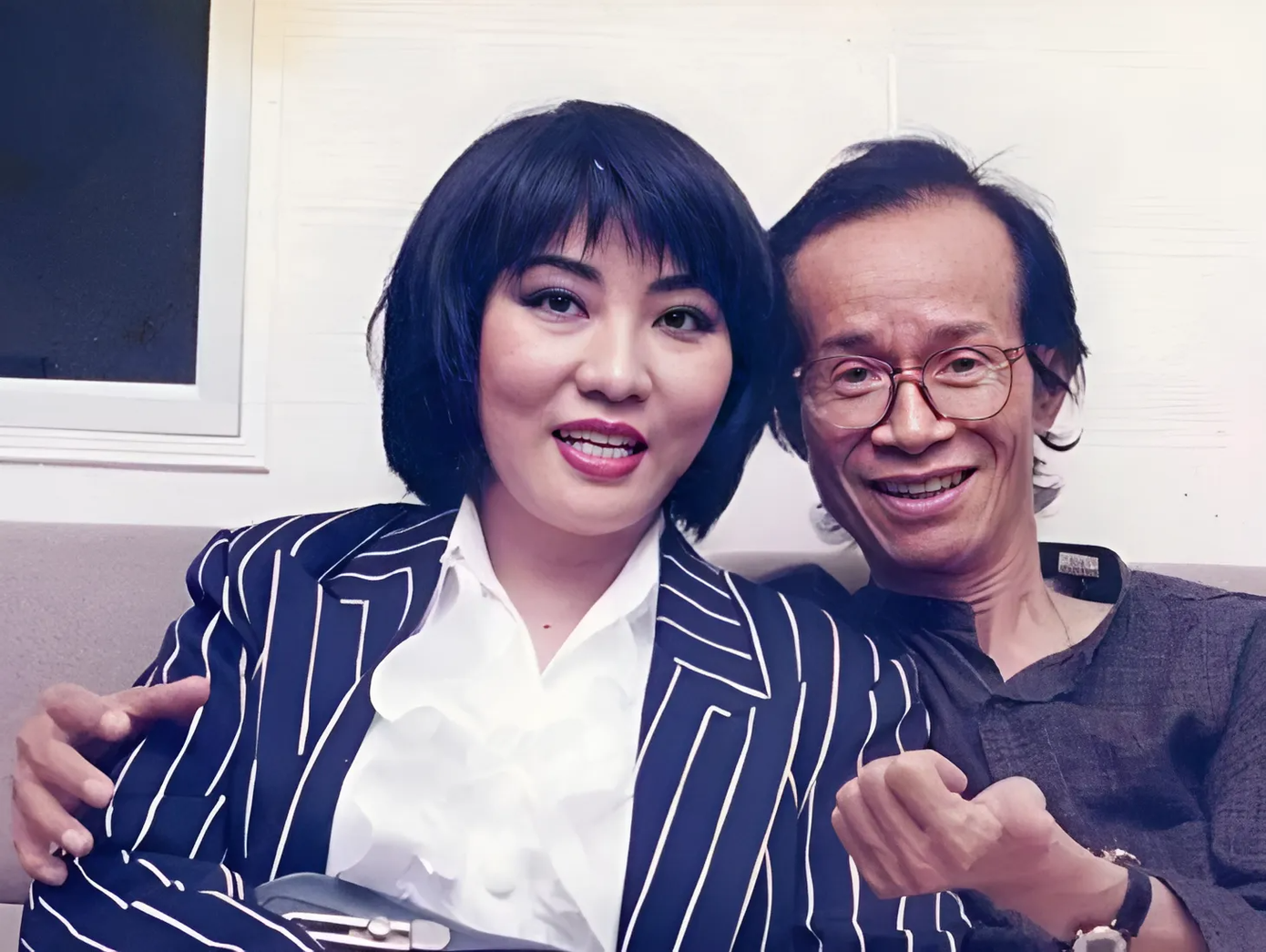 Ca sĩ Cẩm Vân và nhạc sĩ Trịnh Công Sơn thời trẻ.