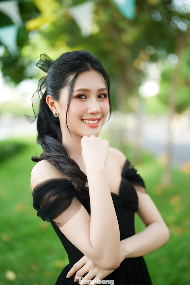 Bùi Thùy Nhiên (sinh năm 2002) đang là một trong 25 thí sinh vào chung kết Hoa hậu Việt Nam 2024. Trước khi tham gia Hoa hậu Việt Nam, Thùy Nhiên có thành tích Á khôi 1 Hoa khôi Nam bộ 2022.