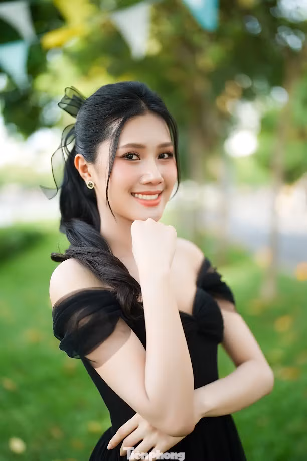Bùi Thùy Nhiên (sinh năm 2002) đang là một trong 25 thí sinh vào chung kết Hoa hậu Việt Nam 2024. Trước khi tham gia Hoa hậu Việt Nam, Thùy Nhiên có thành tích Á khôi 1 Hoa khôi Nam bộ 2022.