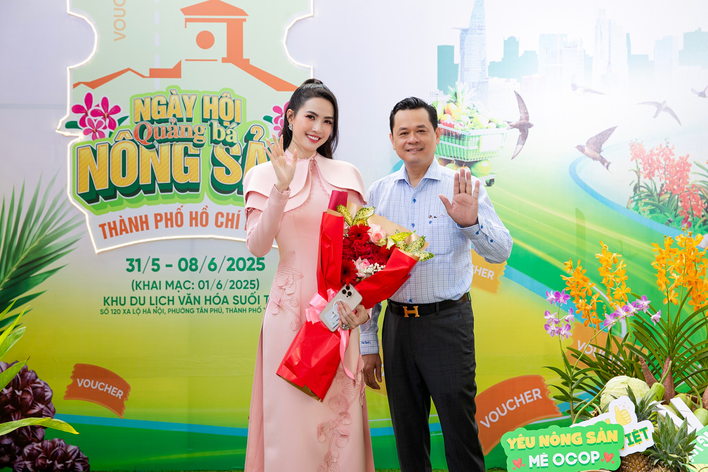 Phan Thị Mơ nhận nhiệm vụ đại sứ quảng bá nông sản TPHCM. Phan Thị Mơ nhận nhiệm vụ đại sứ quảng bá nông sản TPHCM.