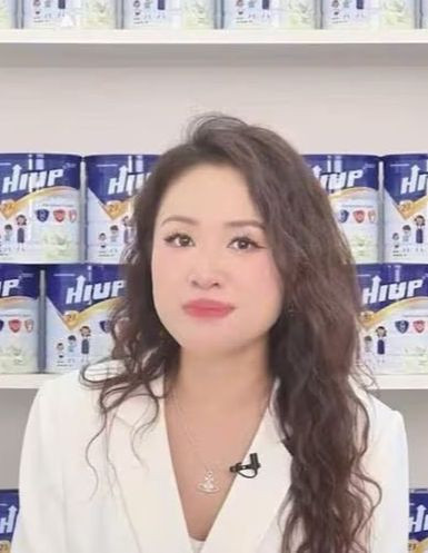 BTV Quang Minh và Vân Hugo bị gọi tên vì quảng cáo sản phẩm từng bị phạt.