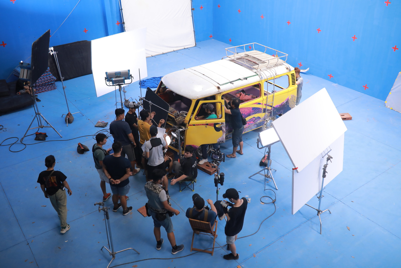 Hình tượng gấu và hiện trường thực hiện một phân cảnh trong Móng vuốt.