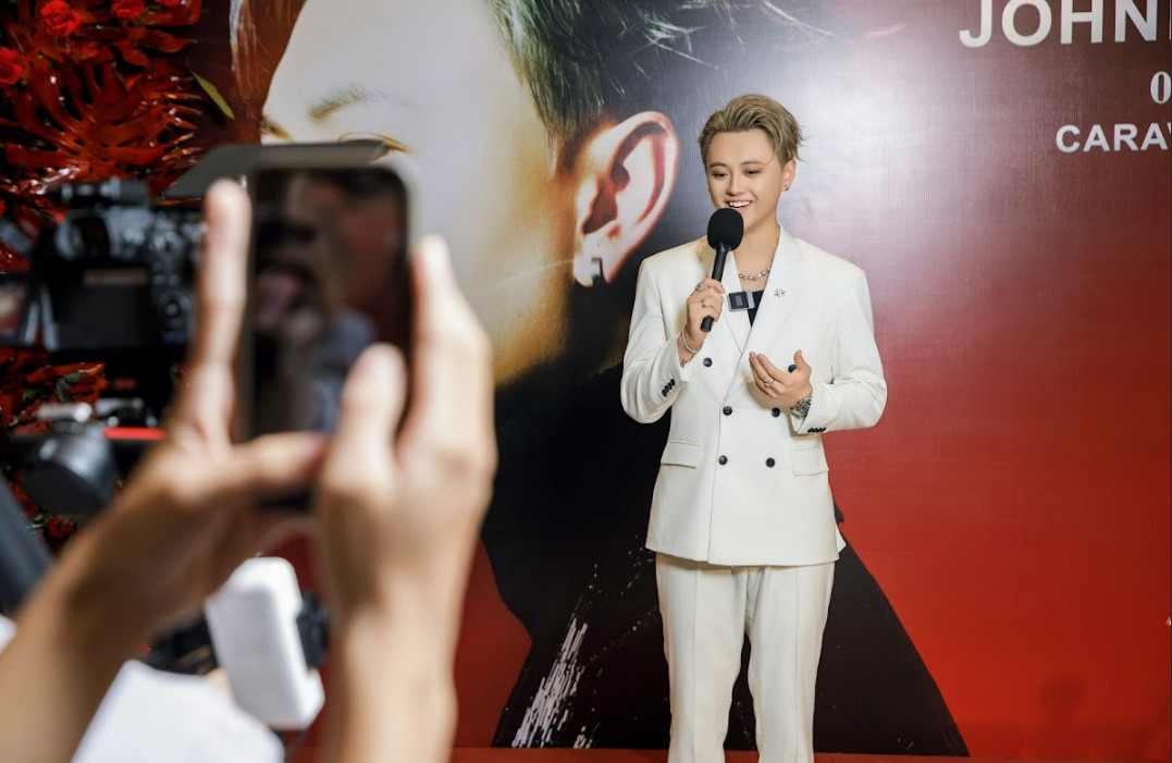 Johnny Dương tại buổi ra mắt sản phẩm âm nhạc debut ở Việt Nam.