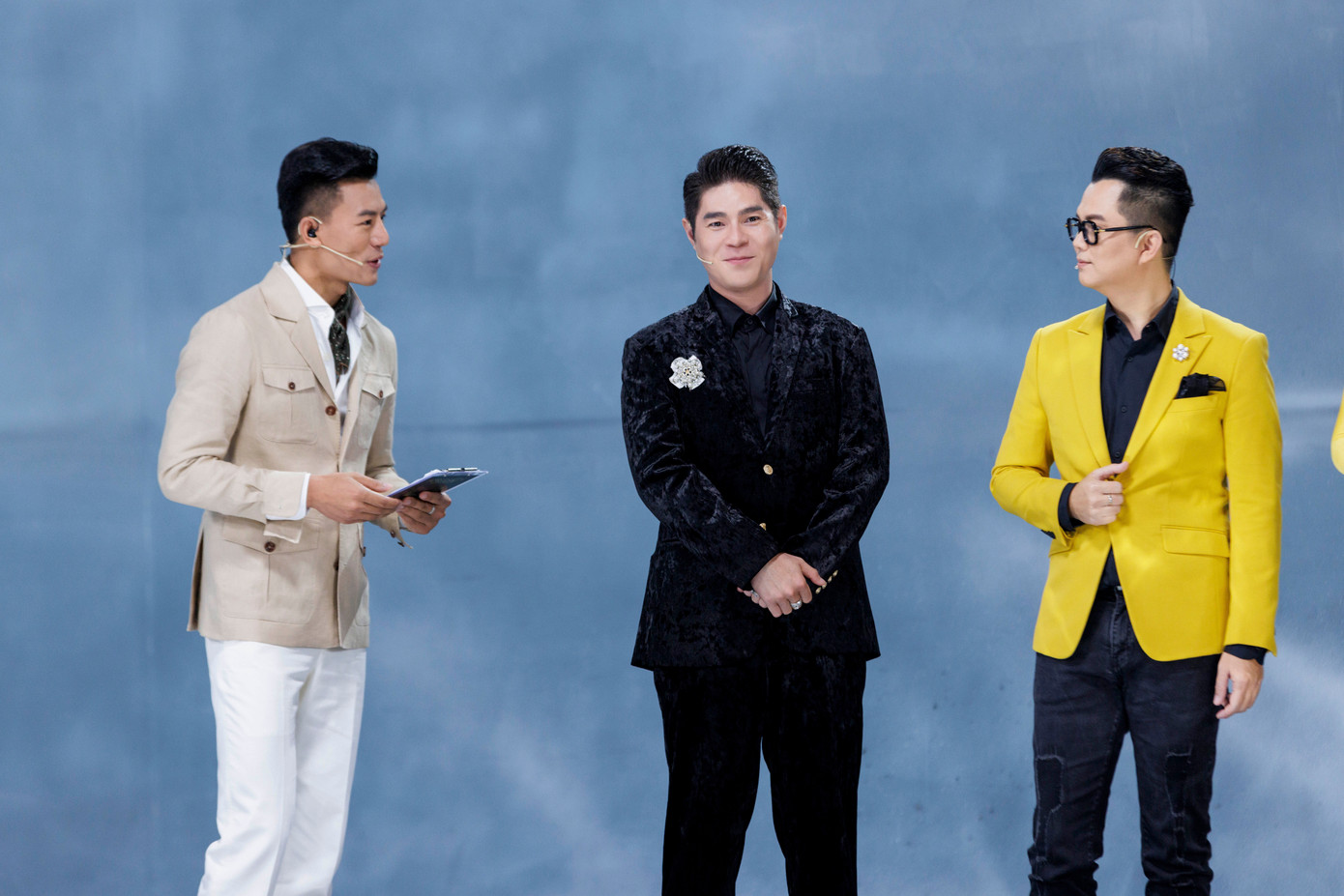 Hiếu Nguyễn trong vai trò Host tại Miss Earth Vietnam 2023. Hiếu Nguyễn trong vai trò Host tại Miss Earth Vietnam 2023.