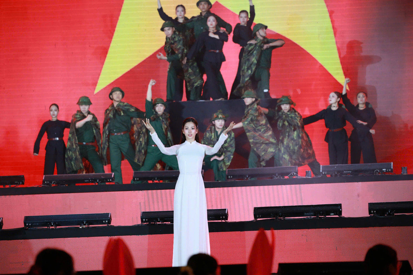 Tiểu Vy tự hào là người con của Quảng Nam. Tiểu Vy tự hào là người con của Quảng Nam.