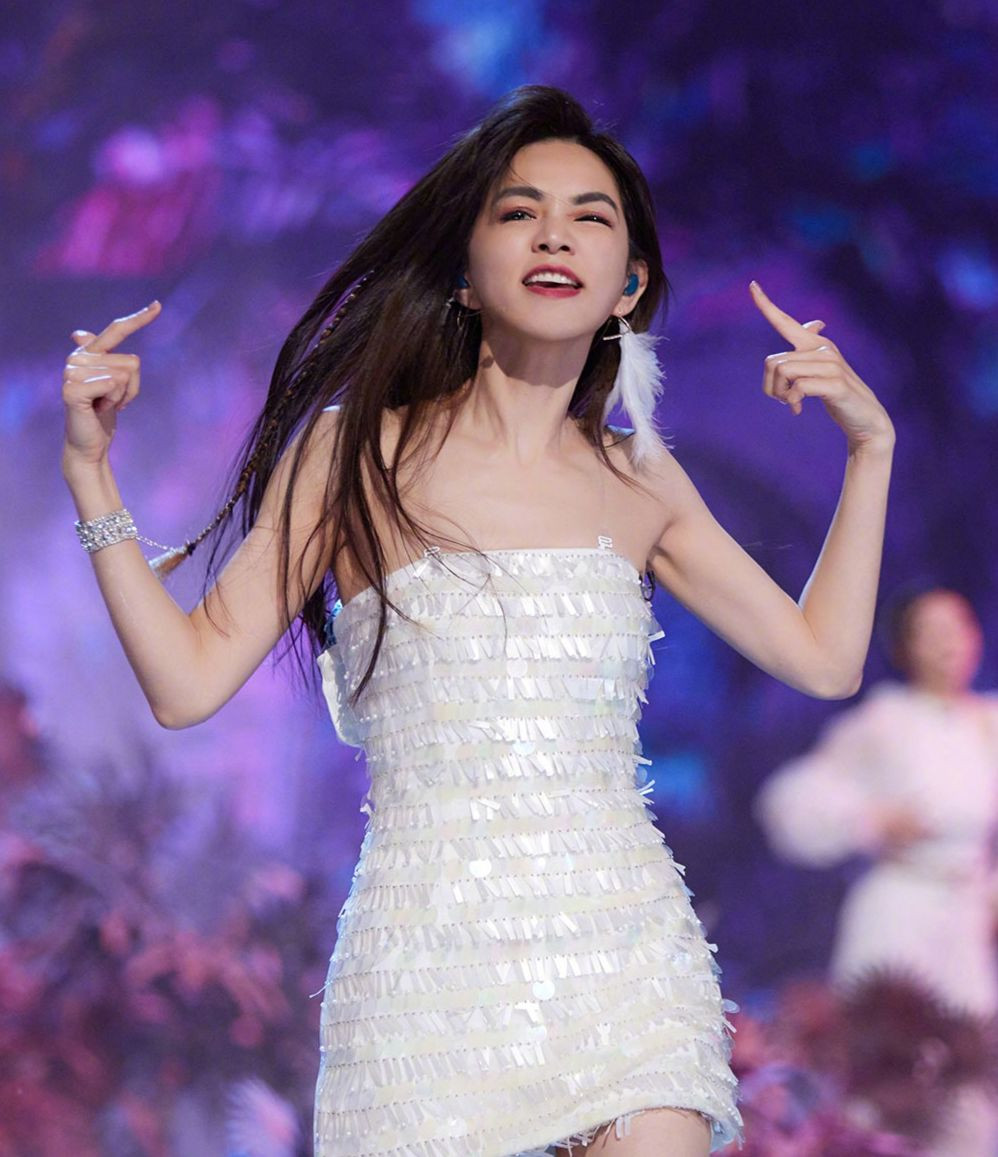 Ella bị tố có thái độ không tốt. Ella bị tố có thái độ không tốt.