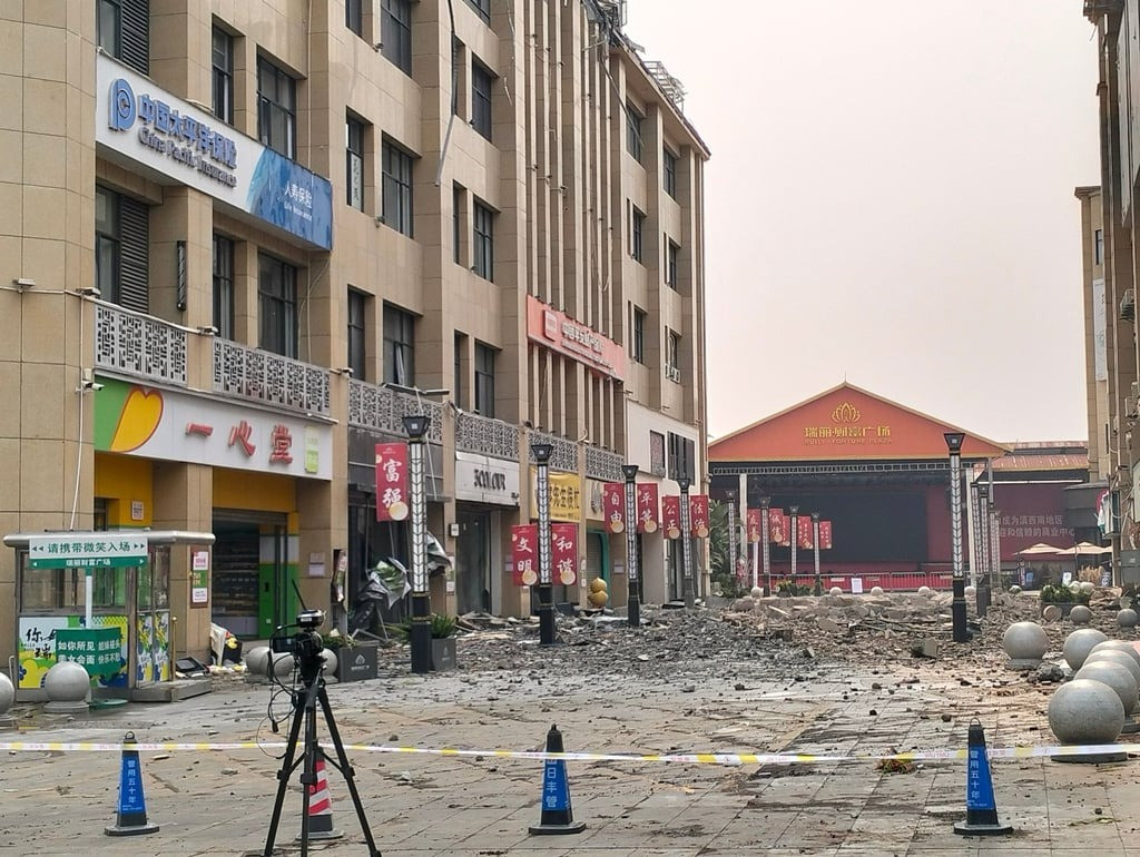 Trận động đất ảnh hưởng đến nhiều khu vực thành phố Thụy Lệ (Trung Quốc) giáp Myanmar.