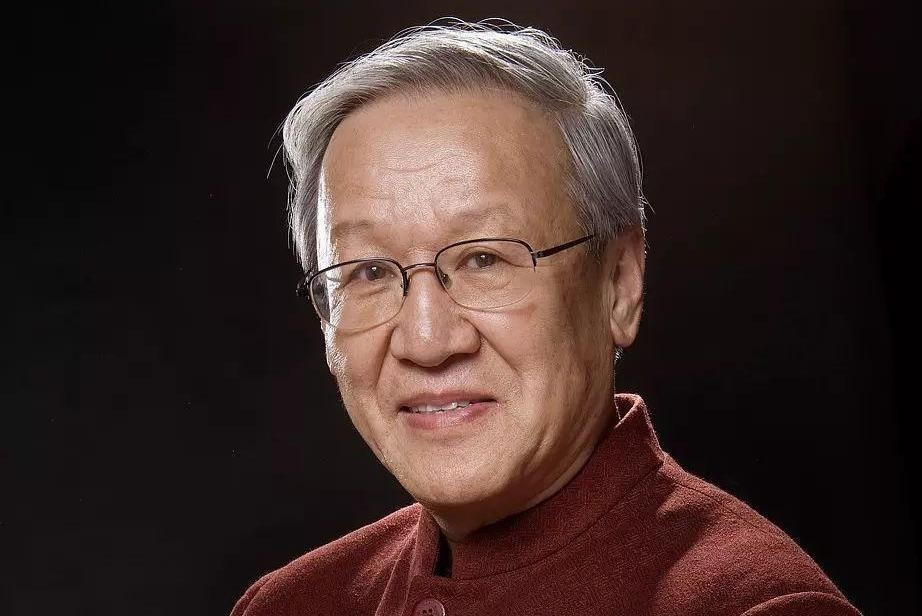 Đạo diễn Tạ Phi nổi tiếng với bộ phim Hương hồn nữ đạt giải Gấu vàng tại LHP Berlin. Đạo diễn Tạ Phi nổi tiếng với bộ phim Hương hồn nữ đạt giải Gấu vàng tại LHP Berlin.