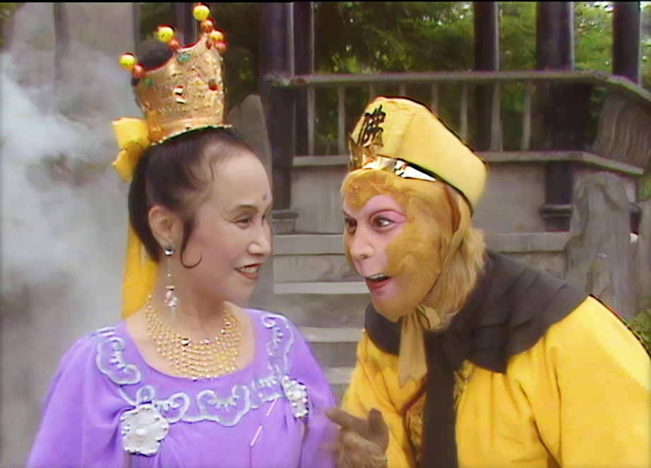 Diễn viên Dương Kỳ Mẫn và Lục Tiểu Linh Đồng trong Tây du ký. Diễn viên Dương Kỳ Mẫn và Lục Tiểu Linh Đồng trong Tây du ký.