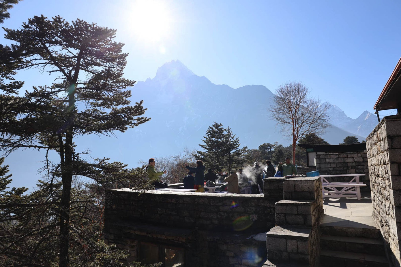 Khách sạn Everest View là nơi du khách có thể chiêm ngưỡng Everest ở tầm nhìn đẹp nhất. Ảnh: Hoàng Thúy Anh. Khách sạn Everest View là nơi du khách có thể chiêm ngưỡng Everest ở tầm nhìn đẹp nhất. Ảnh: Hoàng Thúy Anh.