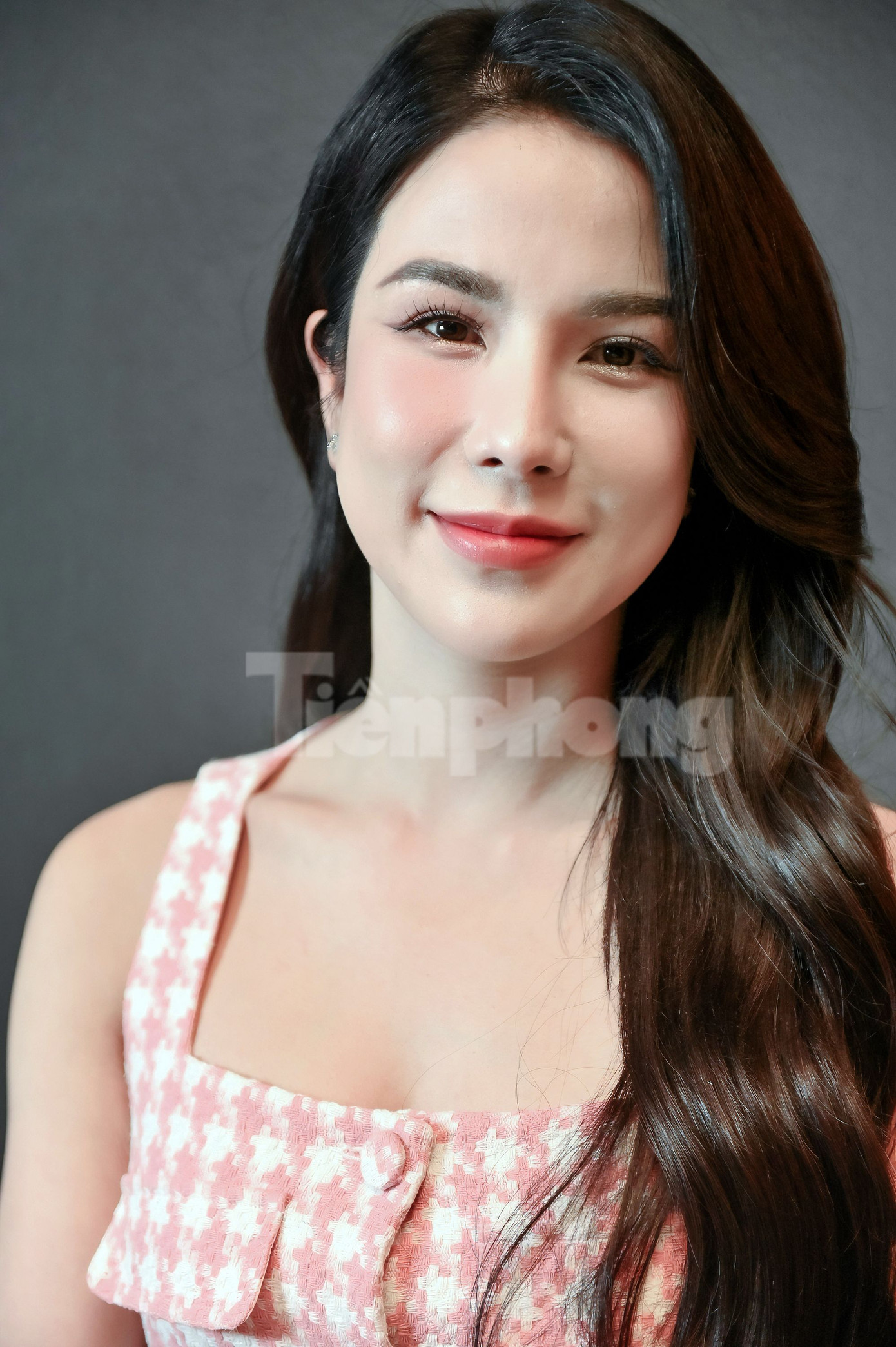 Trong cuộc phỏng vấn của Tiền Phong, Diệp Lâm Anh cho biết 2023 là năm cô trải qua nhiều biến cố hôn nhân. Đồng ý tham gia Chị đẹp đạp gió rẽ sóng, nữ vũ công nói đây là cơ hội để cô chữa lành, bước tiếp trong cuộc sống.