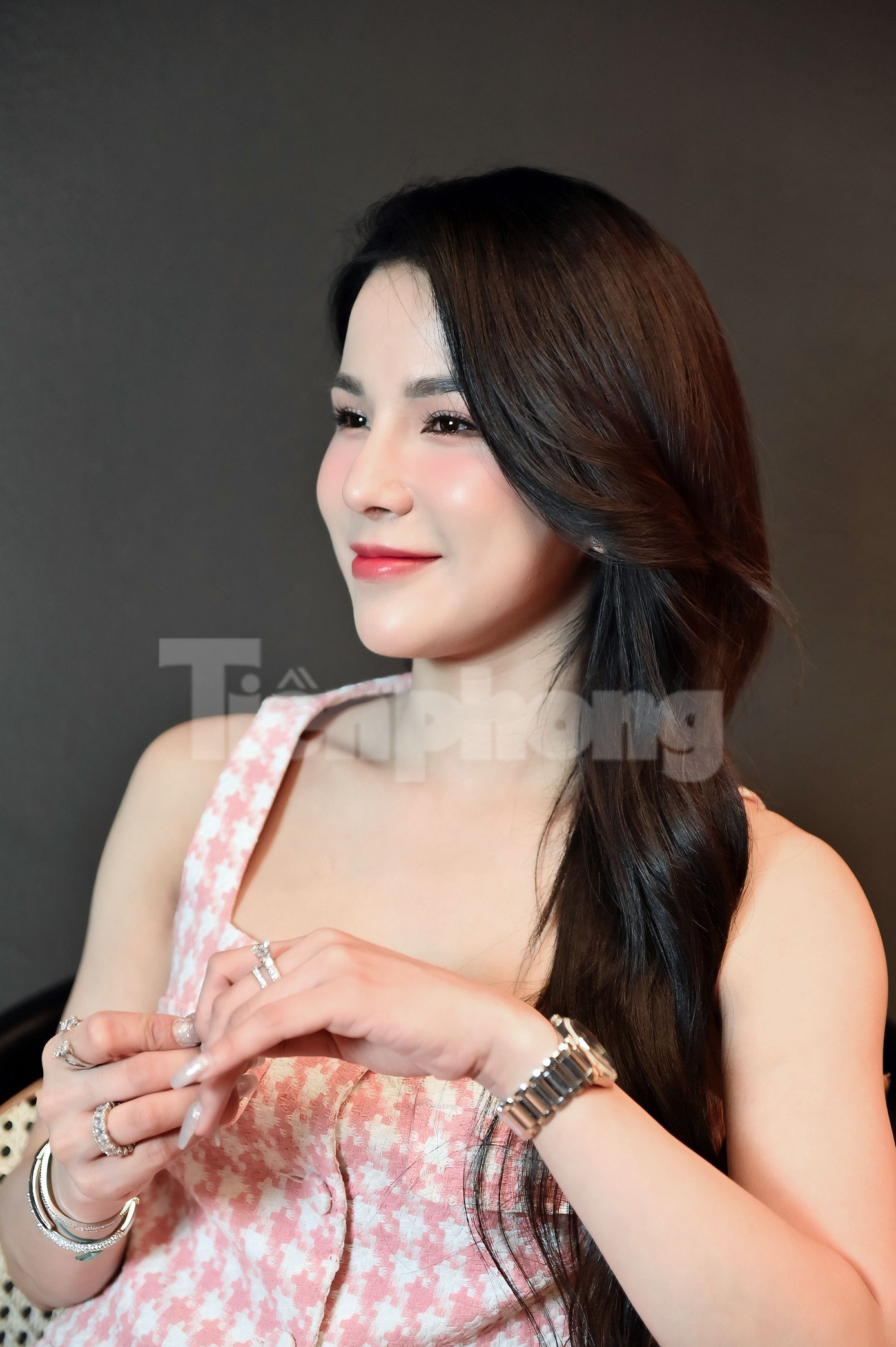 Trong cuộc phỏng vấn của Tiền Phong, Diệp Lâm Anh cho biết 2023 là năm cô trải qua nhiều biến cố hôn nhân. Đồng ý tham gia Chị đẹp đạp gió rẽ sóng, nữ vũ công nói đây là cơ hội để cô chữa lành, bước tiếp trong cuộc sống.