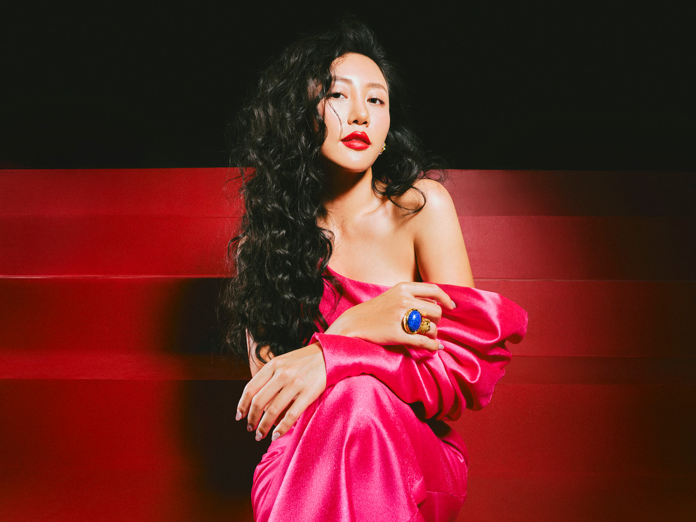 Văn Mai Hương gây chú ý khi tổ chức live show tại Nhật Bản. Văn Mai Hương gây chú ý khi tổ chức live show tại Nhật Bản.