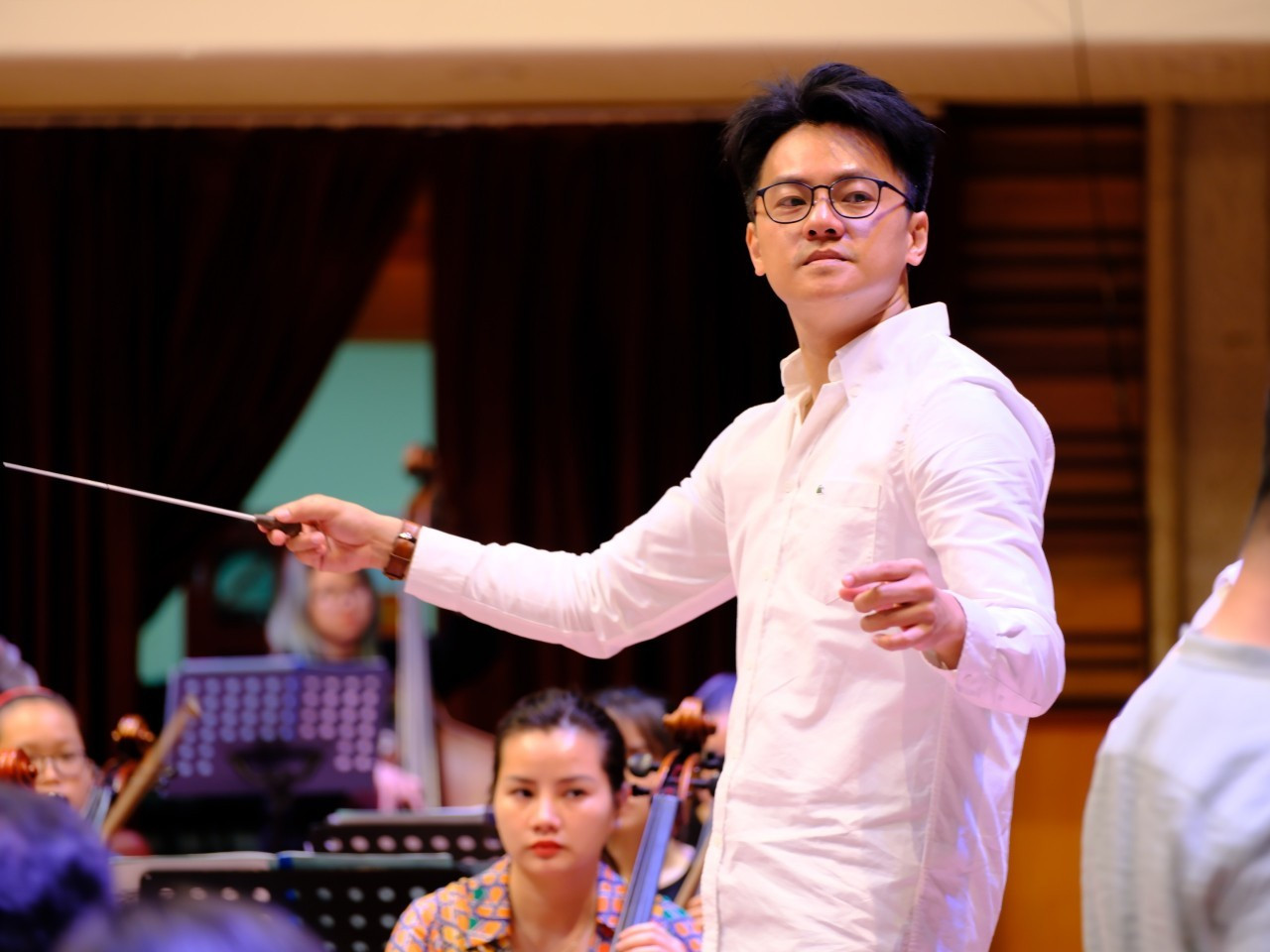 Chồng sắp cưới của Thanh Hằng là Trần Nhật Minh, nhạc trưởng tại Nhà hát Giao hưởng Nhạc Vũ kịch TPHCM. Anh từng chỉ đạo âm nhạc cho nhiều sao Việt như Hà Anh Tuấn, Lệ Quyên... tại các đêm nhạc live. Trước đó, anh có thời gian du học ở Nga và lấy bằng Thạc sĩ tại Nhạc viện Tchaikovsky, Moscow.