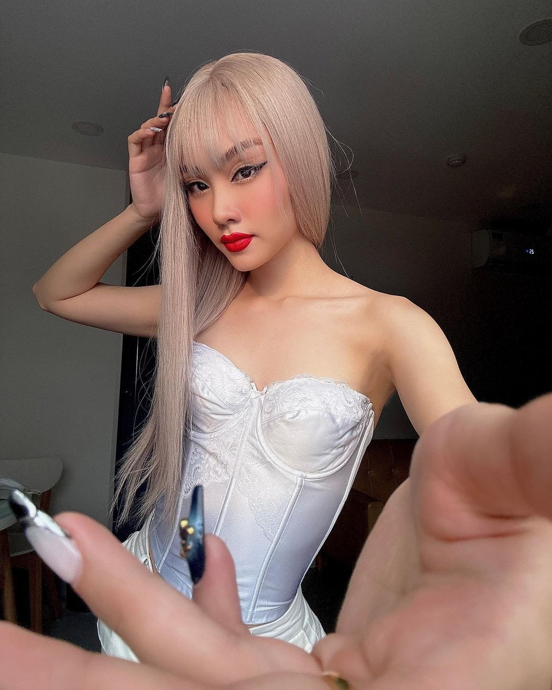 Mai Phương theo đuổi hình tượng cá tính sau khi đăng quang. Mai Phương theo đuổi hình tượng cá tính sau khi đăng quang.