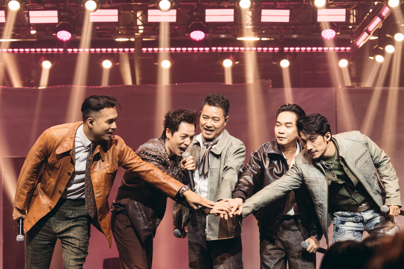 Các anh tài bị loại mở màn tại chung kết Anh trai vượt ngàn chông gai.