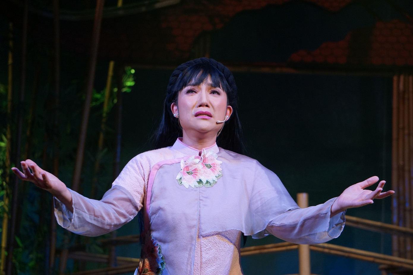 Sân khấu Cát Tường đóng cửa sau 7 tháng hoạt động. Sân khấu Cát Tường đóng cửa sau 7 tháng hoạt động.