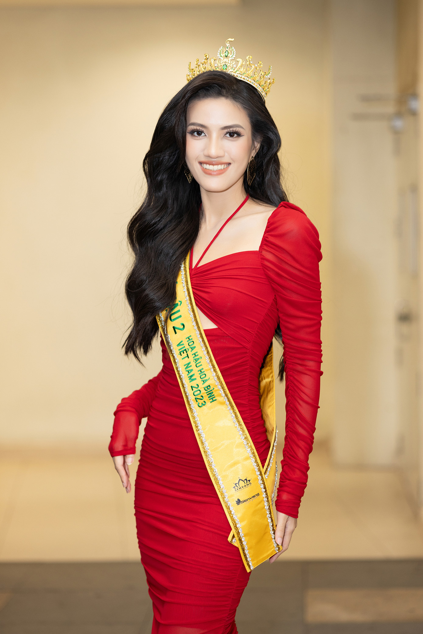 Trương Quí Minh Nhàn cho biết cô giảm 14 kg trong 2 tháng để tham gia Miss Grand Vietnam 2023. Hiện, cô có chiều cao 1,72 m, số đo ba vòng 81-63-92 cm.