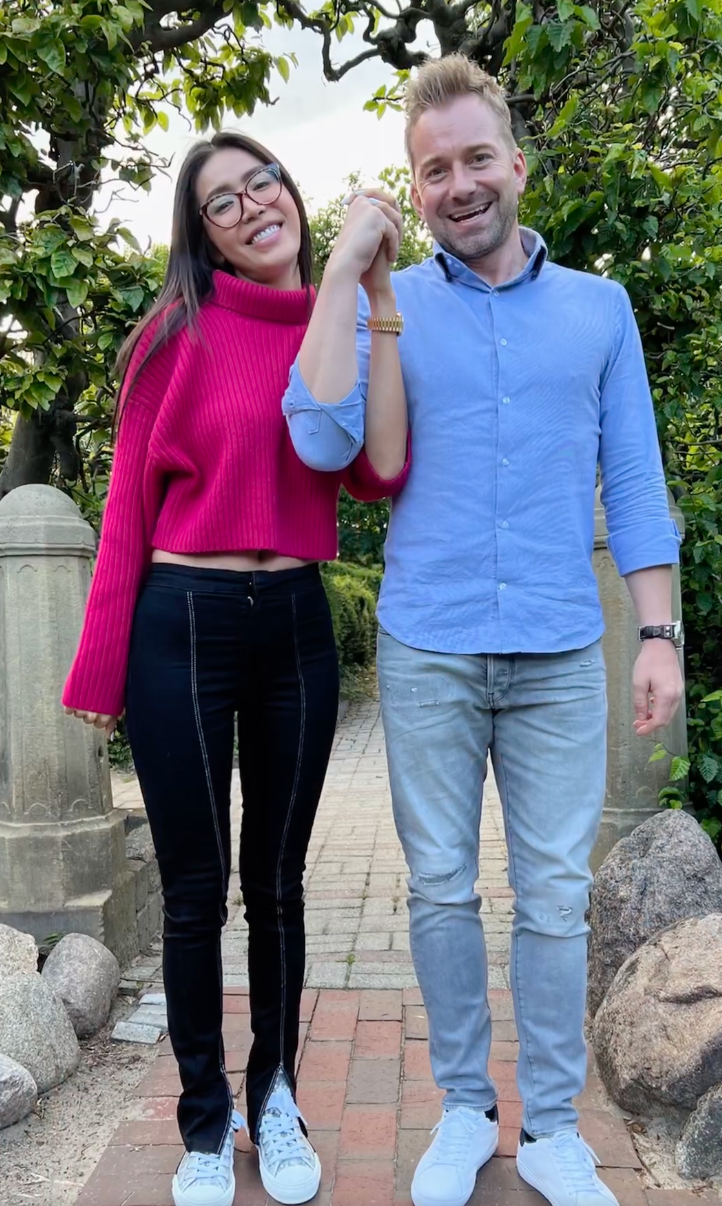 Minh Tú cầu hôn bạn trai.