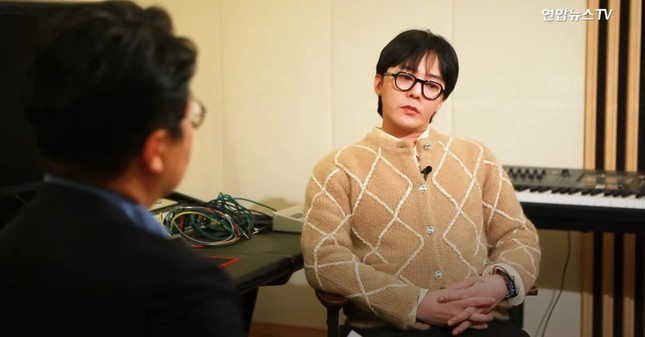 Nam ca sĩ phủ nhận mọi cáo buộc trên sóng truyền hình.