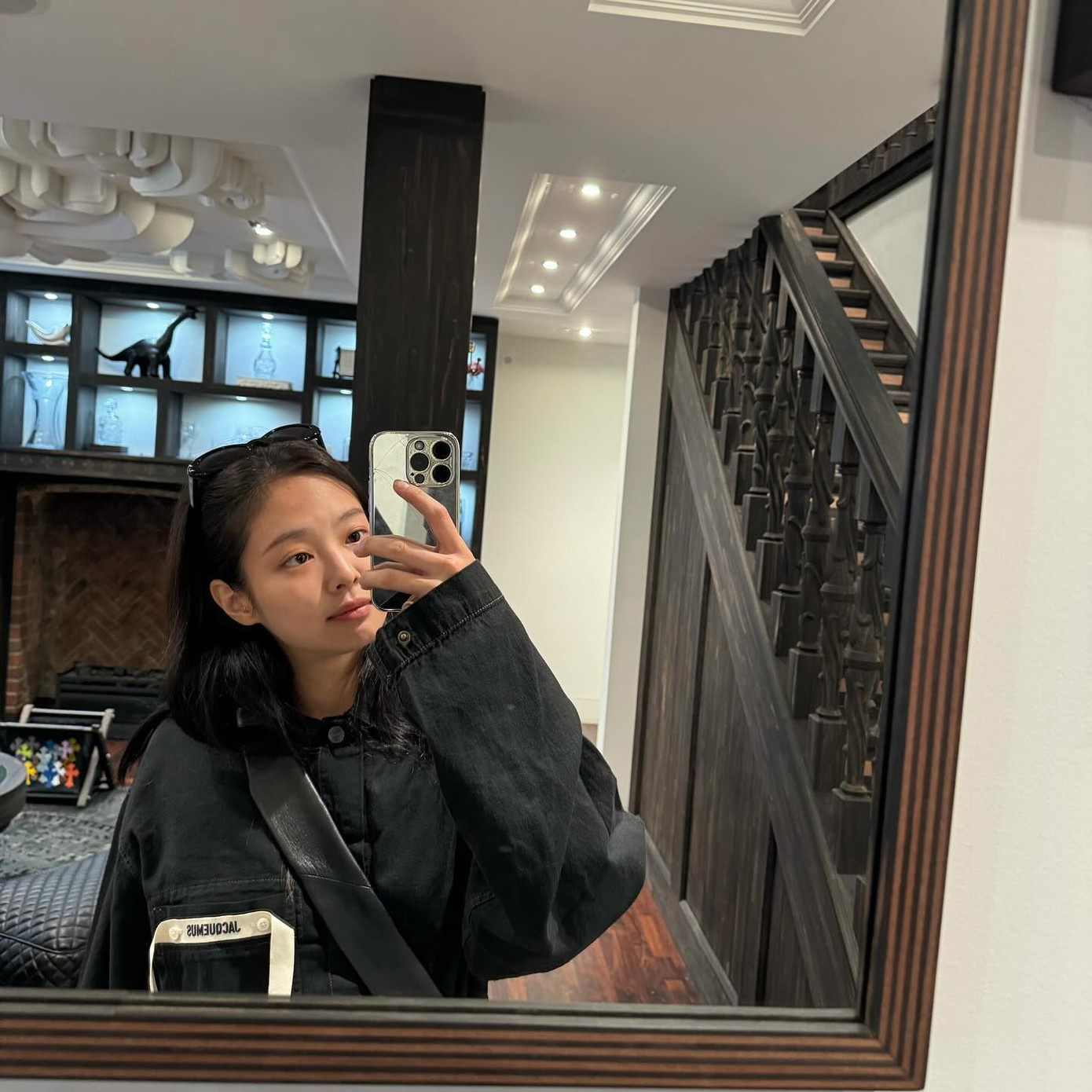 Ảnh Jennie check-in tại London, Anh.