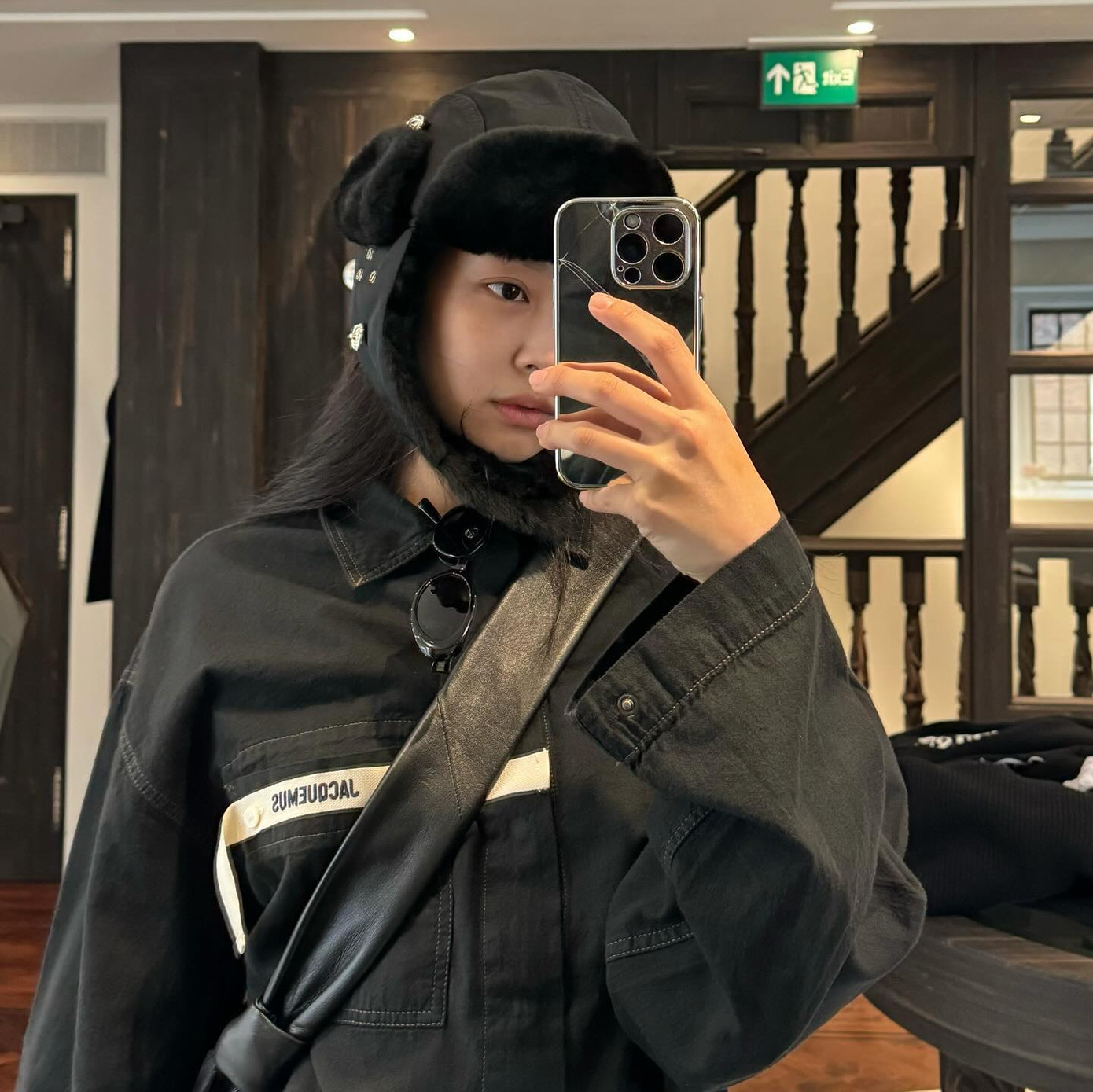 Ảnh Jennie check-in tại London, Anh.