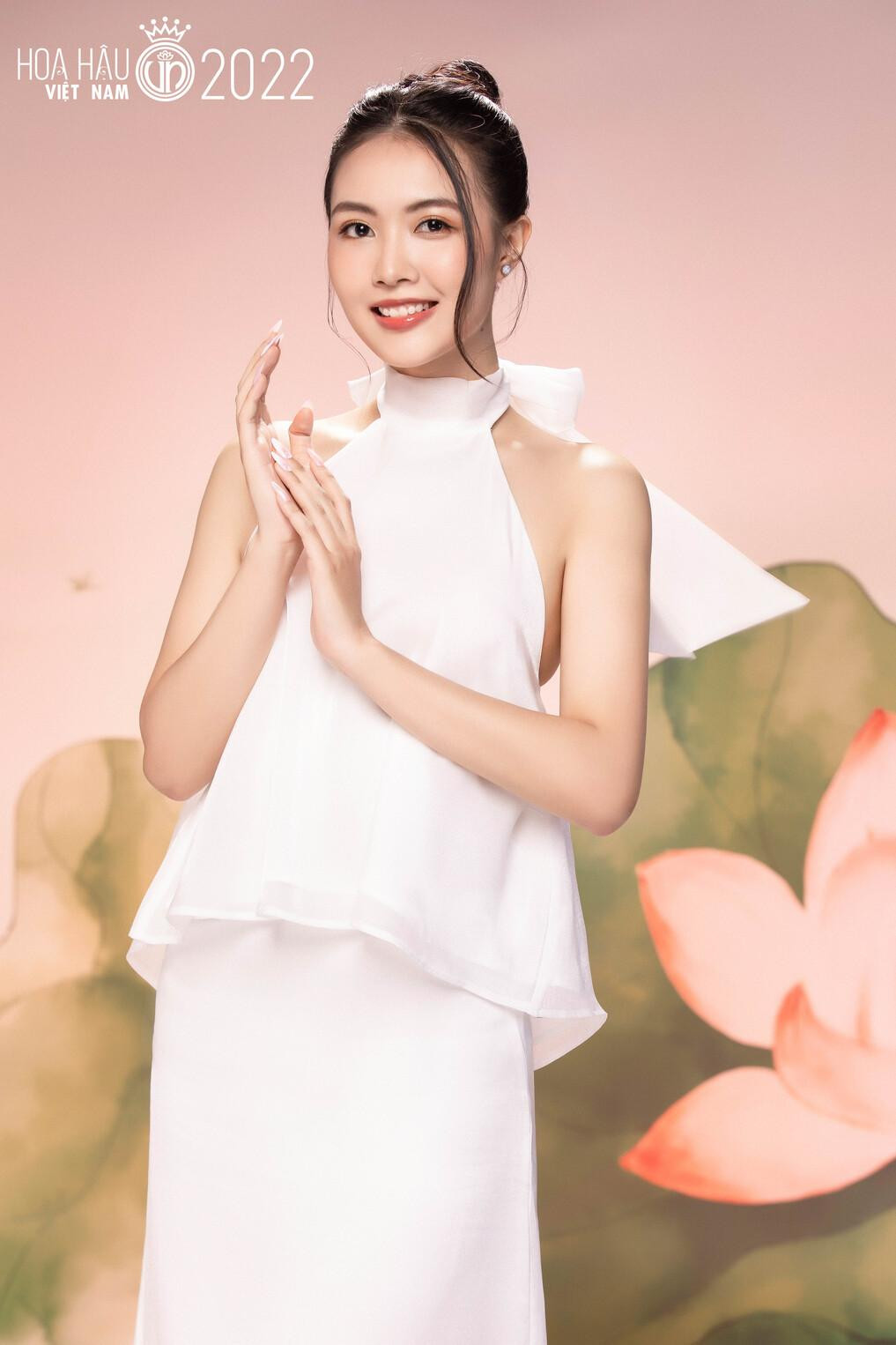 Nguyễn Thị Thanh Tâm là một trong những thí sinh lớn tuổi nhất của Hoa hậu Việt Nam. Cô tốt nghiệp Thủ khoa ĐH Kinh tế quốc dân chuyên ngành Kinh tế phát triển. Ngoài thành tích học tập, cô có gương mặt sáng sân khấu cùng chiều cao 1,74 m.