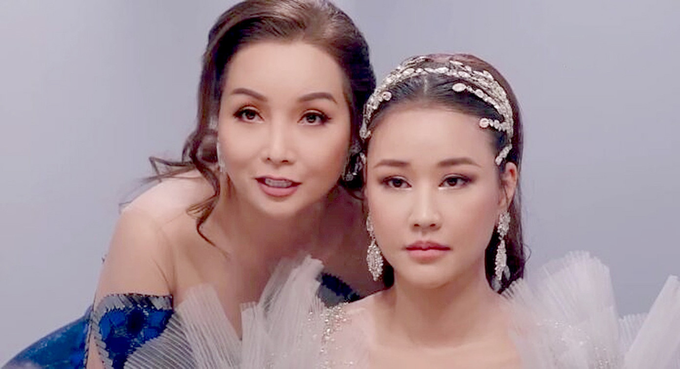 Mai Thu Huyền và Maya trong Đóa hoa mong manh.