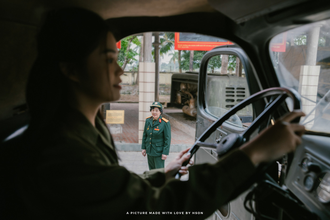 Cựu chiến binh Bùi Thị Vân (ảnh trên) - Tiểu đội trưởng Tiểu đội 1, Trung đoàn nữ lái xe đầu tiên và duy nhất trên tuyến đường Trường Sơn lịch sử. Cựu chiến binh Bùi Thị Vân (ảnh trên) - Tiểu đội trưởng Tiểu đội 1, Trung đoàn nữ lái xe đầu tiên và duy nhất trên tuyến đường Trường Sơn lịch sử.