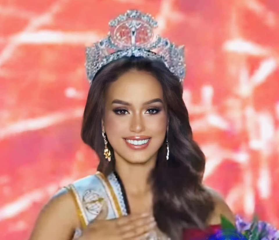 Danh hiệu Miss Intercontinental thuộc về đại diện Puerto Rico (trái). Bùi Khánh Linh đạt á hậu 3. Danh hiệu Miss Intercontinental thuộc về đại diện Puerto Rico (trái). Bùi Khánh Linh đạt á hậu 3.