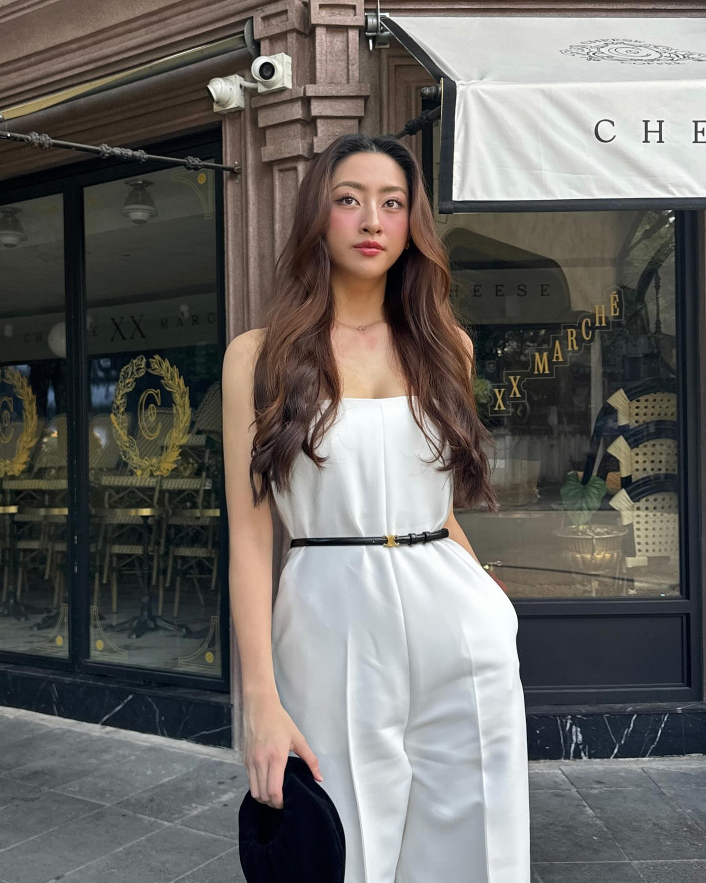 Phong cách của Lương Thùy Linh, giám khảo Mr World Vietnam, ở tuổi 24.