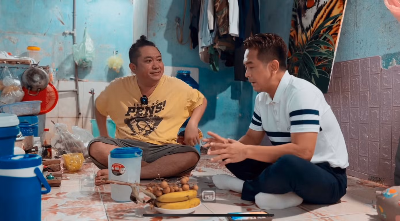 Hùng Thuận mời Phùng Ngọc về làm việc, hỗ trợ chỗ ở. Hùng Thuận mời Phùng Ngọc về làm việc, hỗ trợ chỗ ở.