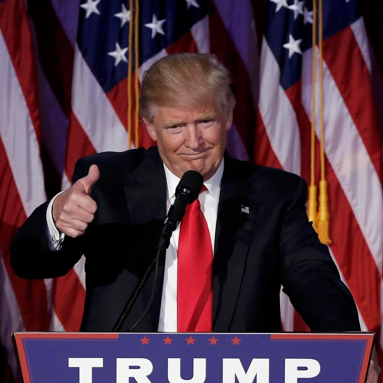 Donald Trump đối mặt nguy cơ bị luận tội vì sao phim khiêu dâm. Donald Trump đối mặt nguy cơ bị luận tội vì sao phim khiêu dâm.