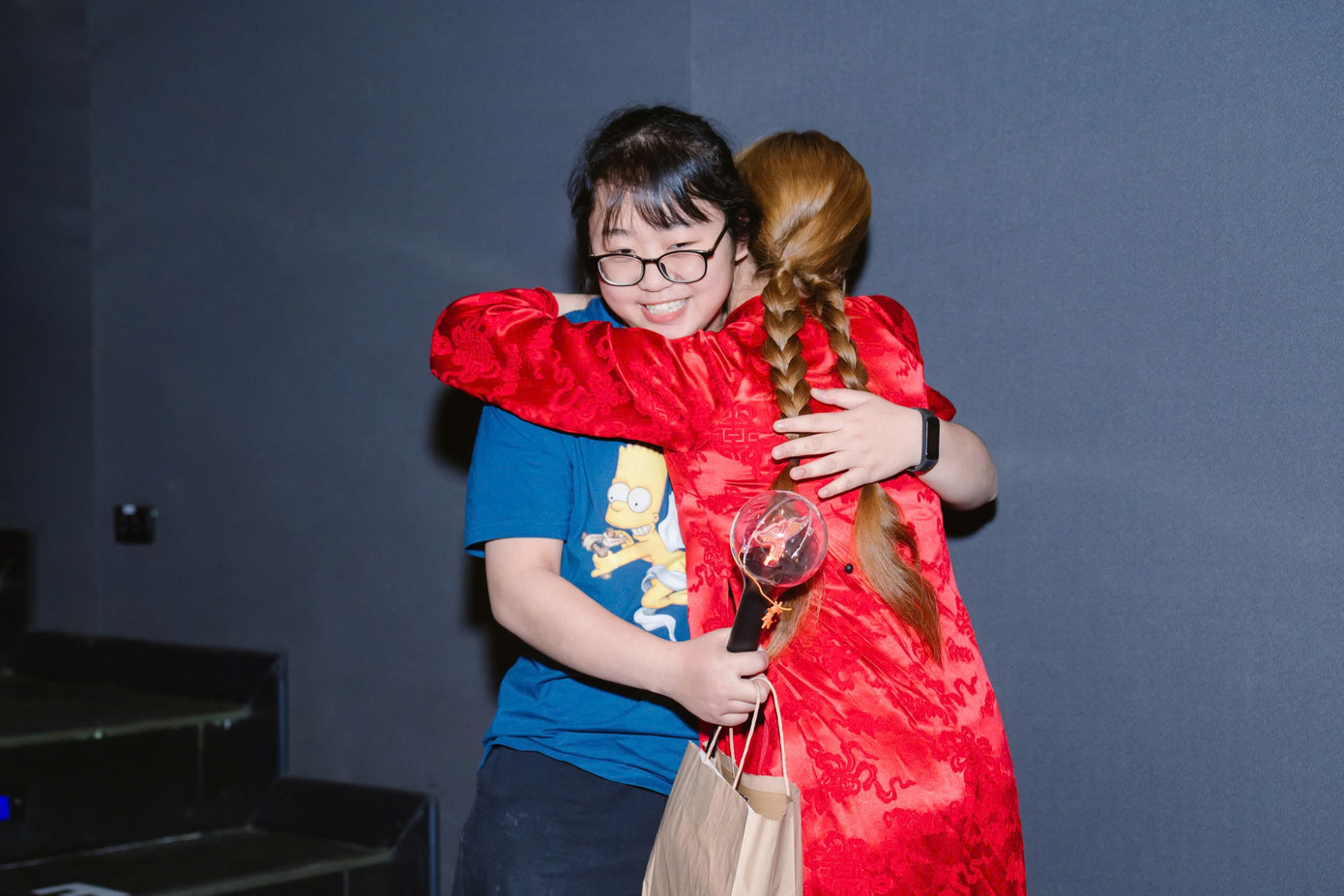 Nữ ca sĩ tương tác cùng khán giả Hà Nội trong buổi cine tour. Nữ ca sĩ tương tác cùng khán giả Hà Nội trong buổi cine tour.