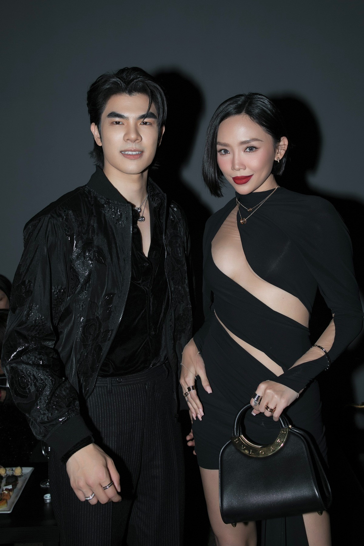 Tóc Tiên tham dự kiện sự kiện tại Hàn Quốc quy tụ nhiều ngôi sao châu Á. Trong ảnh là khoảnh khắc nữ nghệ sĩ chụp cùng Mile PhakPhum, diễn viên nổi tiếng người Thái được khán giả Việt biết đến nhiều với KinnPorsche The Series. Tóc Tiên tham dự kiện sự kiện tại Hàn Quốc quy tụ nhiều ngôi sao châu Á. Trong ảnh là khoảnh khắc nữ nghệ sĩ chụp cùng Mile PhakPhum, diễn viên nổi tiếng người Thái được khán giả Việt biết đến nhiều với KinnPorsche The Series.