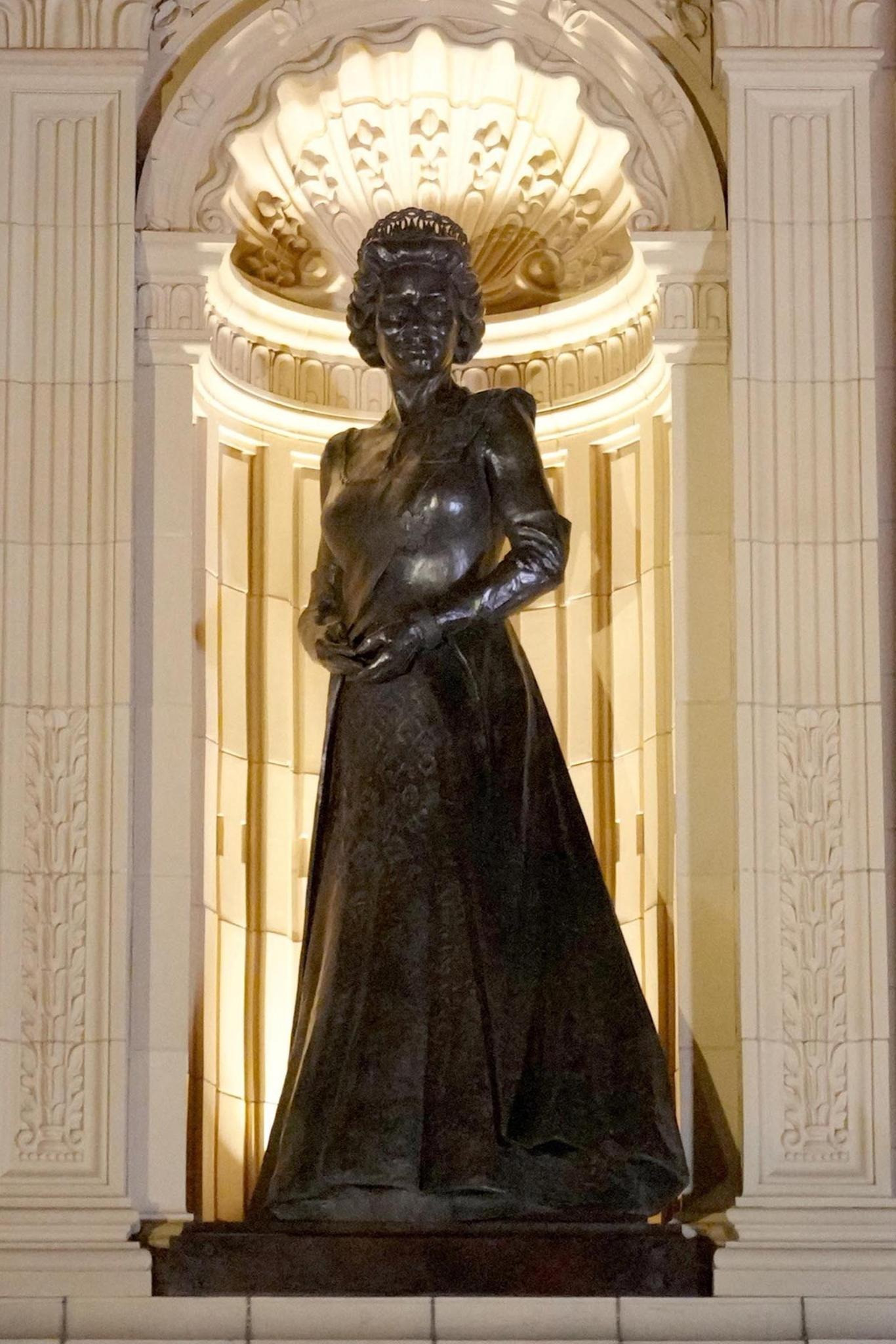 Nhiều thành viên Hoàng gia Anh có mặt trong ngày lễ quan trọng.