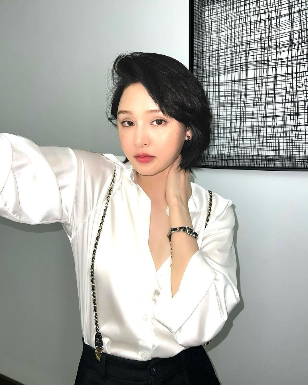 Chuyên gia truyền thông khẳng định Hiền Hồ chọn sai thời điểm khi trở lại. Ảnh: Instagram NV.