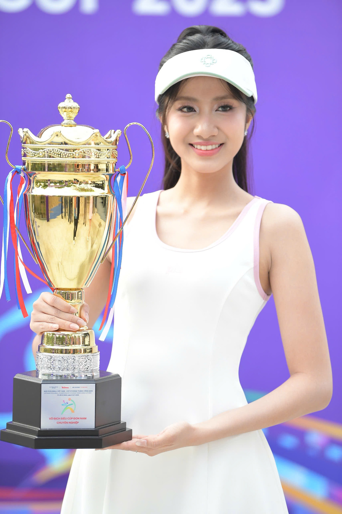 Hoa hậu Hà Trúc Linh cho biết Giải Pickleball Việt Nam - Cúp Hyundai Thành Công 2025 do Báo Tiền Phong tổ chức có quy mô lớn, tổ chức chuyên nghiệp. Dù chưa từng chơi pickleball, cô nói sẽ thử sức trong tương lai.