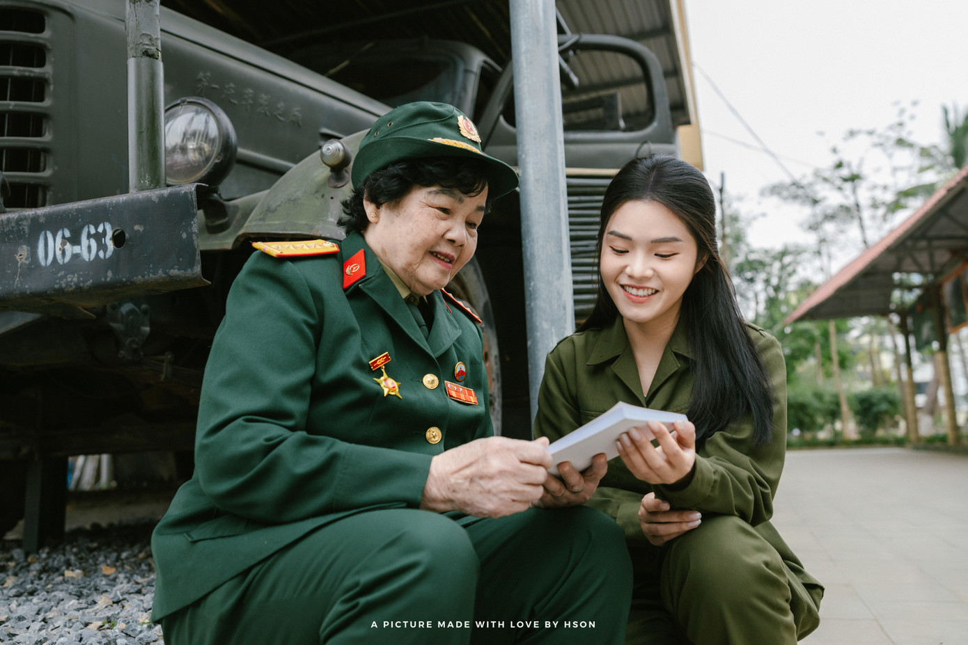 Người đẹp nhân ái tôn vinh cựu chiến binh nhân dịp kỷ niệm 80 năm ngày thành lập Quân đội Nhân dân Việt Nam (22/12/1944-22/12/2024). Người đẹp nhân ái tôn vinh cựu chiến binh nhân dịp kỷ niệm 80 năm ngày thành lập Quân đội Nhân dân Việt Nam (22/12/1944-22/12/2024).