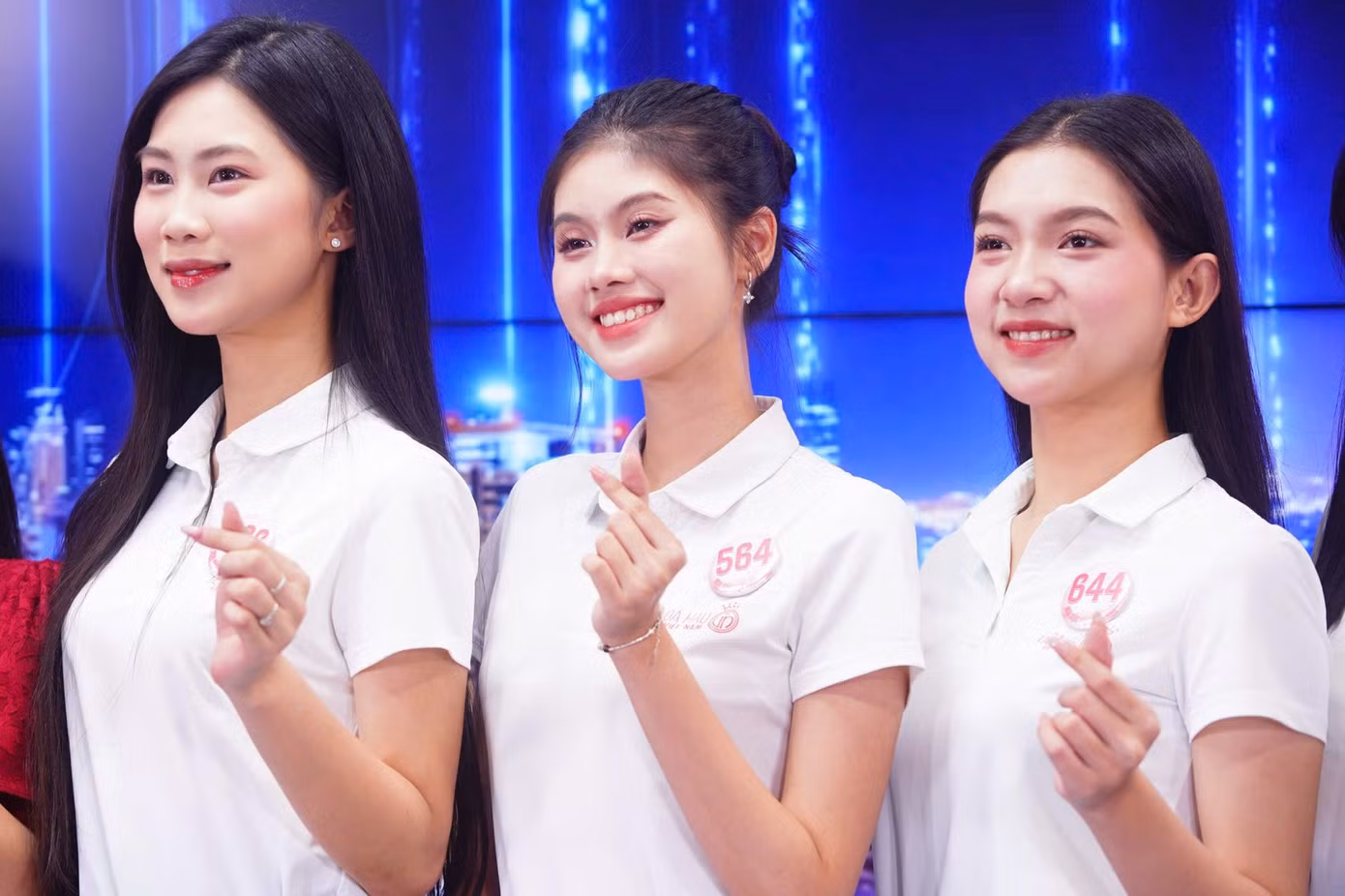 Thí sinh thích thú khi lần đầu được trải nghiệm tham quan, học hỏi tại cơ quan báo chí chuyên nghiệp có lịch sử 72 năm hình thành và phát triển.