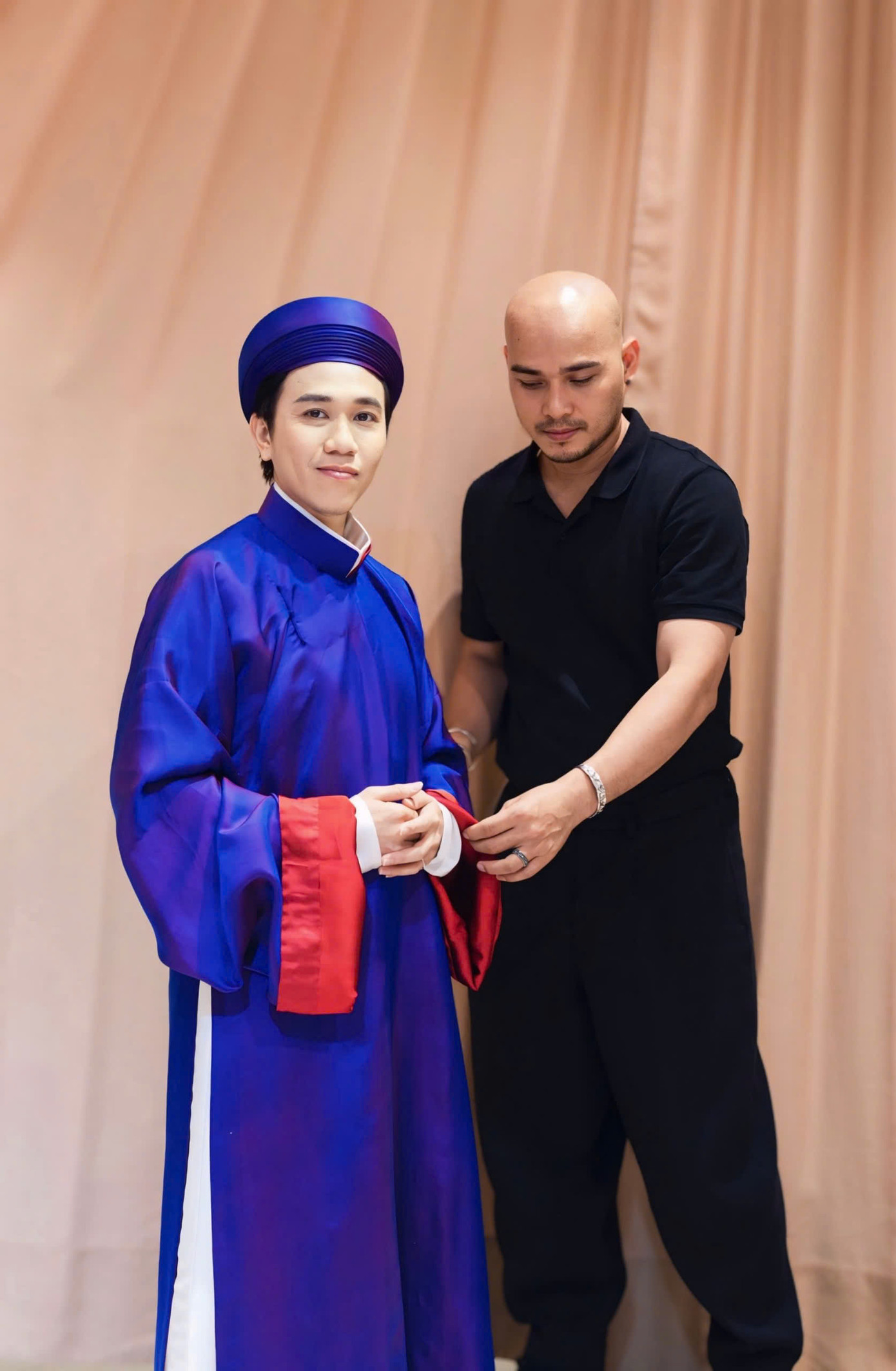 Vợ chồng Anh Đức - Anh Phạm diễn show thời trang.