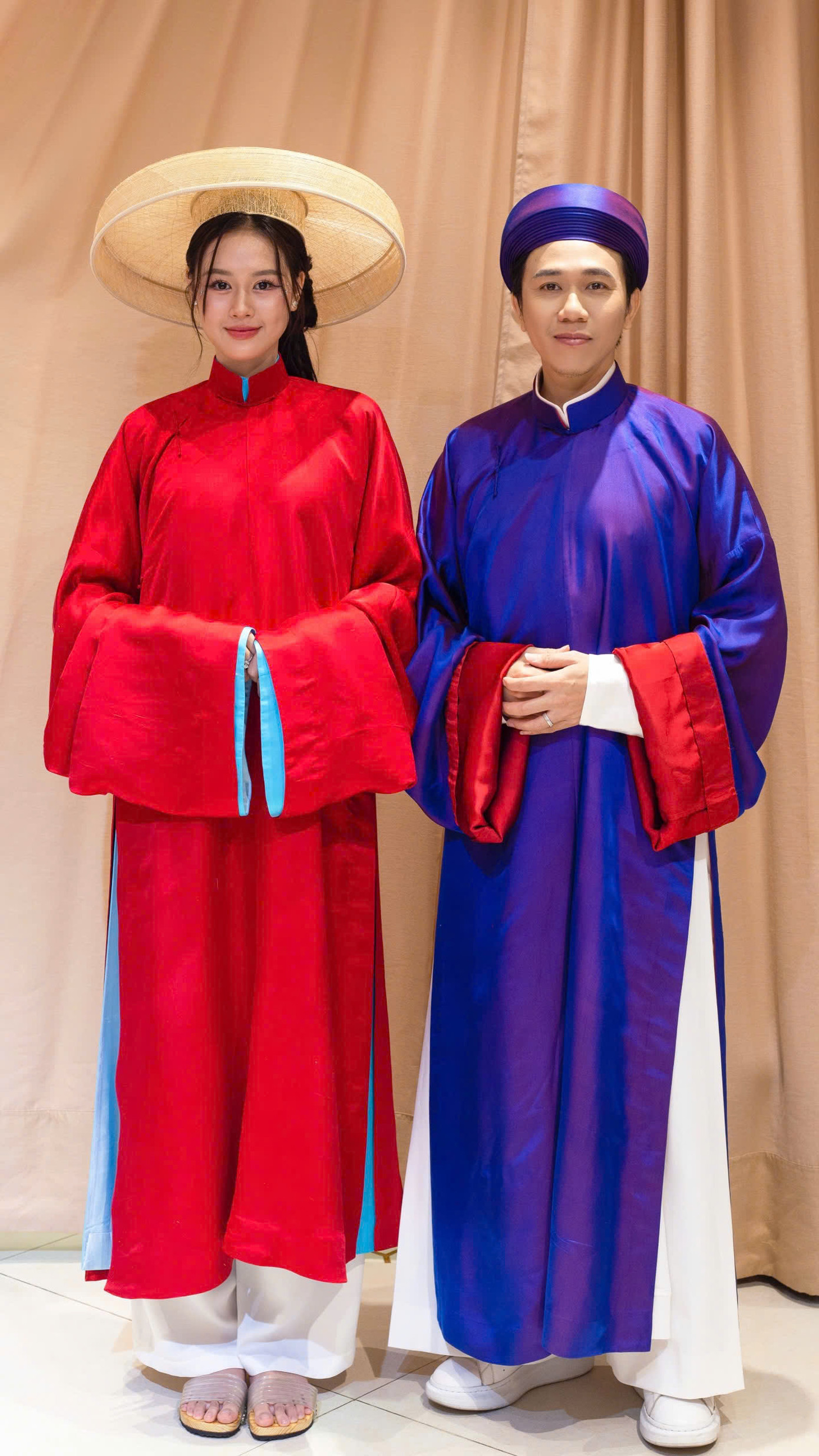 Vợ chồng Anh Đức - Anh Phạm diễn show thời trang.