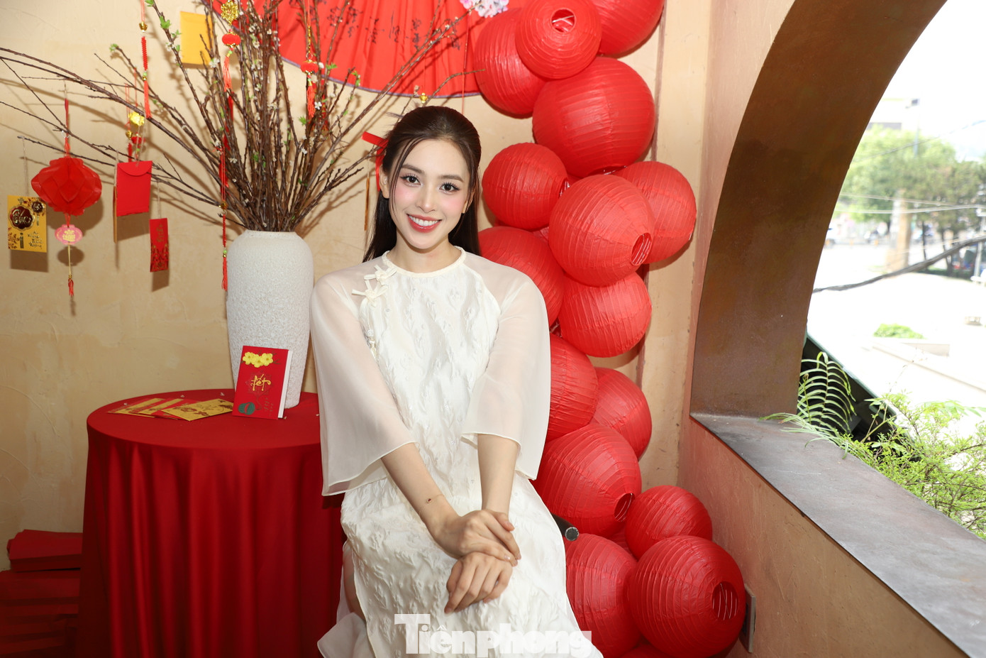 Hoa hậu Việt Nam 2018 nói cô phấn đấu để được như hiện tại. Cô nhận ra giá trị bản thân, không đặt ra kỳ vọng phải cưới chồng giàu hay mốc thời gian cụ thể lúc nào lấy chồng. &quot;Tôi phấn đấu để được như hiện tại và biết giá trị của mình ở đâu. Tôi không cần phải lấy chồng giàu, quan trọng người đó phải giỏi, có chí cầu tiến và dạy được cho tôi nhiều điều&quot;, Tiểu Vy chia sẻ.