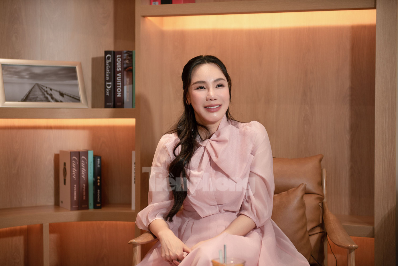 Nữ ca sĩ nói việc ăn chay trường là một trong lý do lớn nhất khiến tâm tính của cô thay đổi. "Tôi thấy mình hiền hơn, không còn cáu gắt hay dễ thù hận với bất kỳ ai. Ăn chay giúp tôi nhẹ lòng và thanh thản", giọng ca Anh chia sẻ.