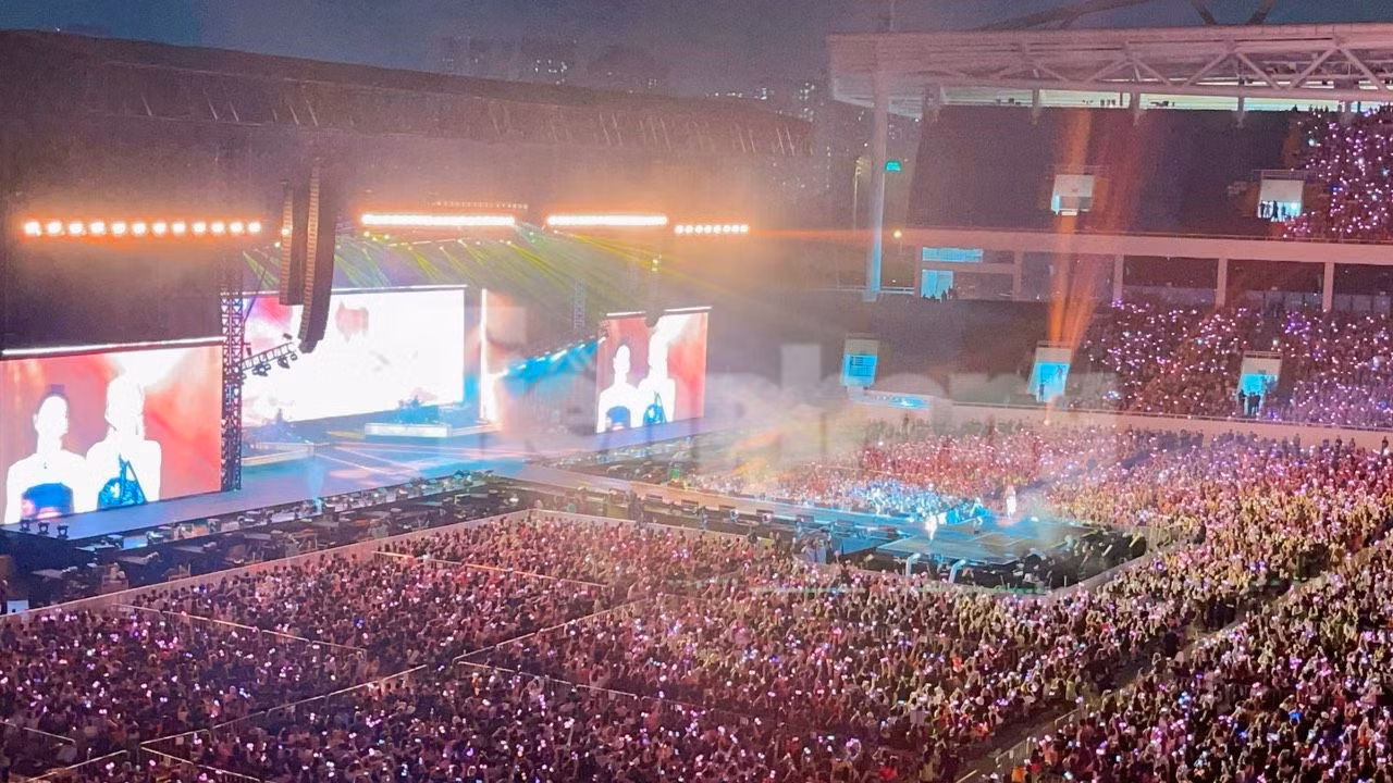Sân khấu đông nghẹt khán giả trong hai đêm diễn của BlackPink tại Hà Nội.