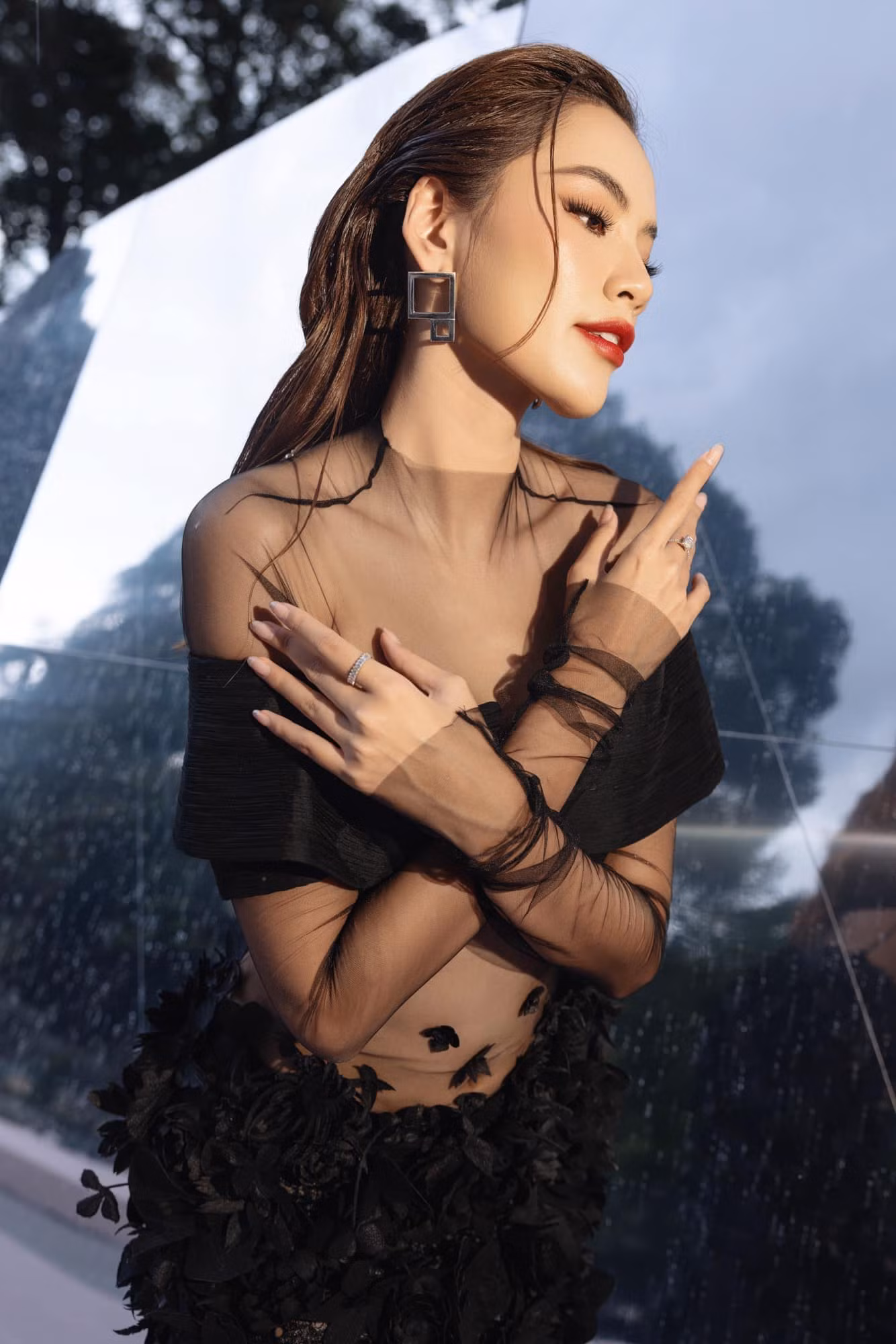 Á hậu Miss Grand International Lê Hoàng Phương và Á hậu Miss Intercontinental Lê Nguyễn Ngọc Hằng tại sự kiện thời trang.